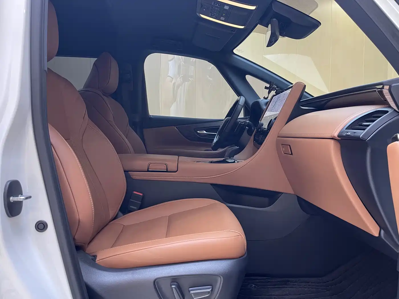 Toyota Vellfire 2024 Crown Hybrid 2.5L Premium Edition фото 6