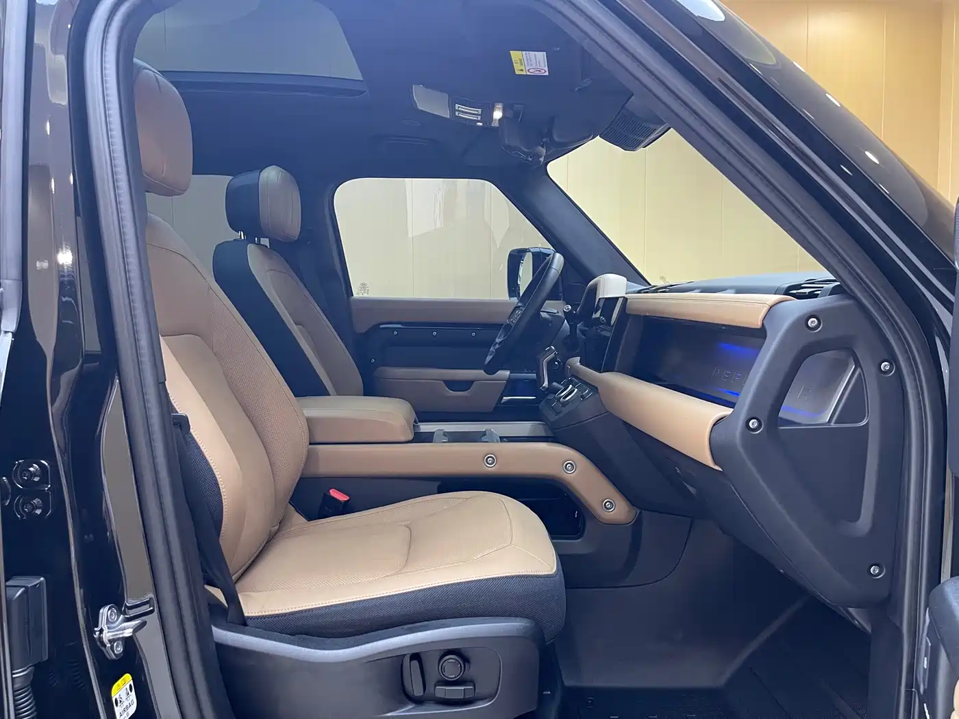 Land Rover Defender 2025 110 3.0T P400 -Dynamic HSE фото 6