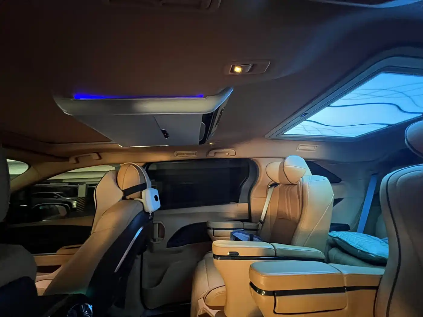 Toyota Sienna 2023 2.5L Hybrid Comfort Edition фото 8