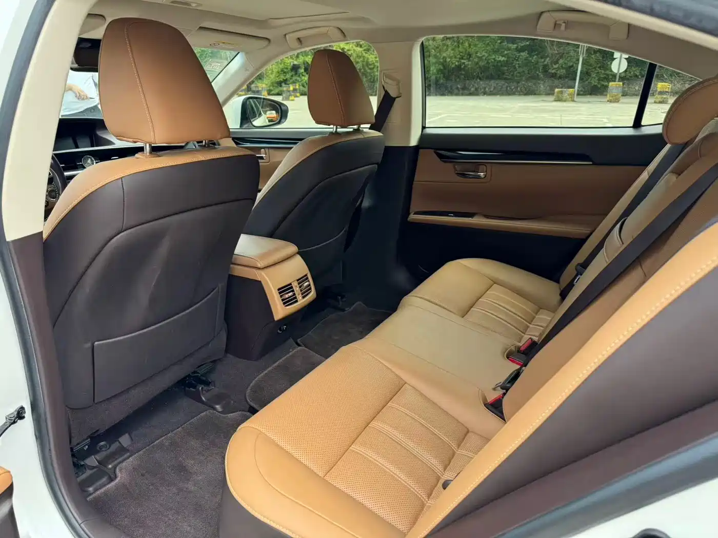 Lexus ES 2015 200 Comfort Edition фото 7