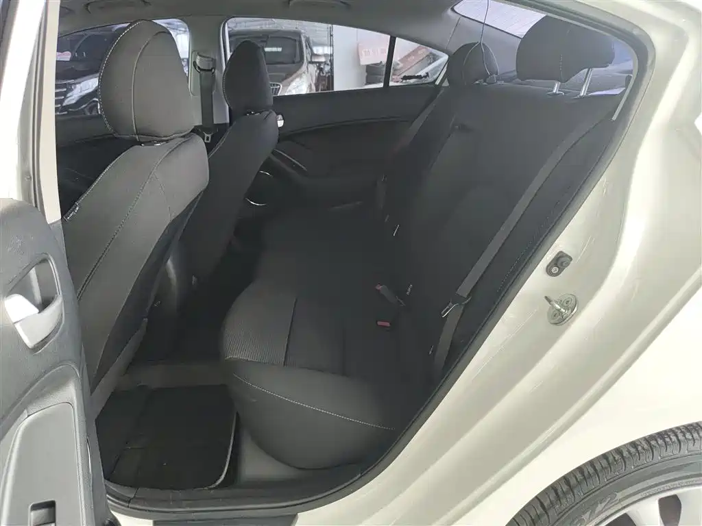 Kia K3 2016 1.6L Automatic GLS фото 10
