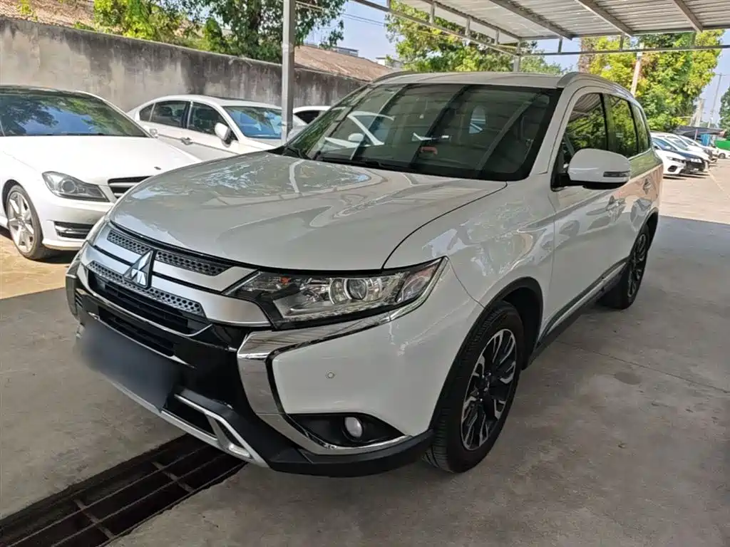 Mitsubishi Outlander 2019 2.0L 2WD Enjoy Edition 5-seater China V фото 2