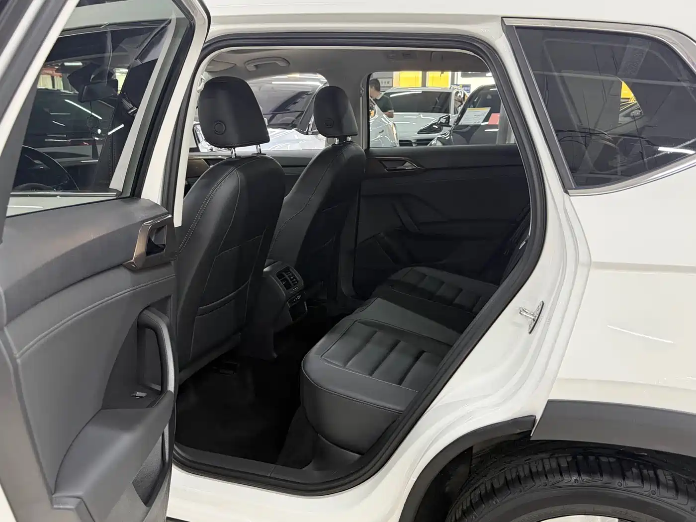 Volkswagen Tharu, миниатюра 11