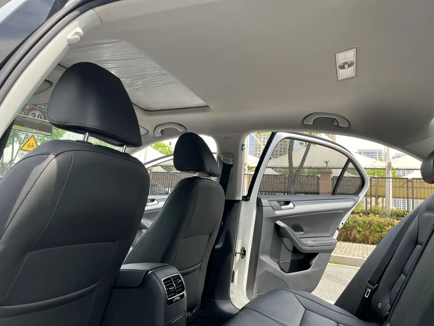 Volkswagen Sagitar 2017 1.6L Automatic Comfort фото 18