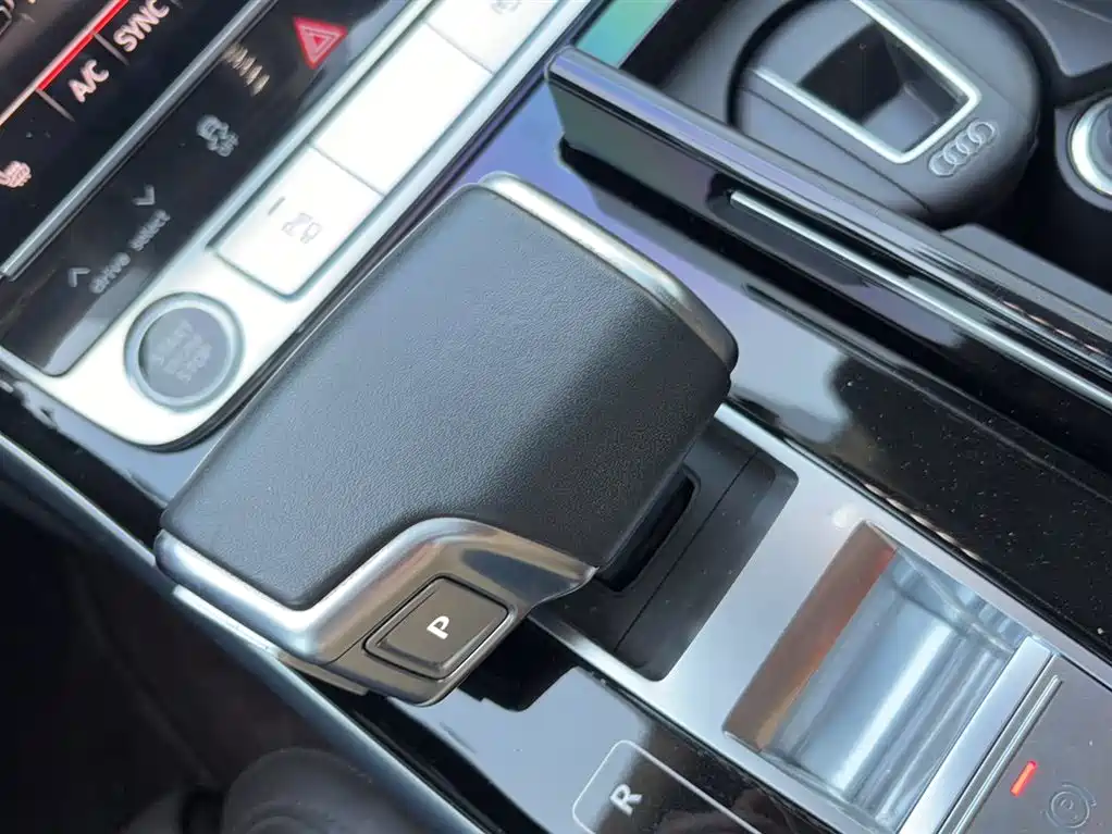 Audi A8 2021 A8L 50 TFSI quattro Comfort фото 9