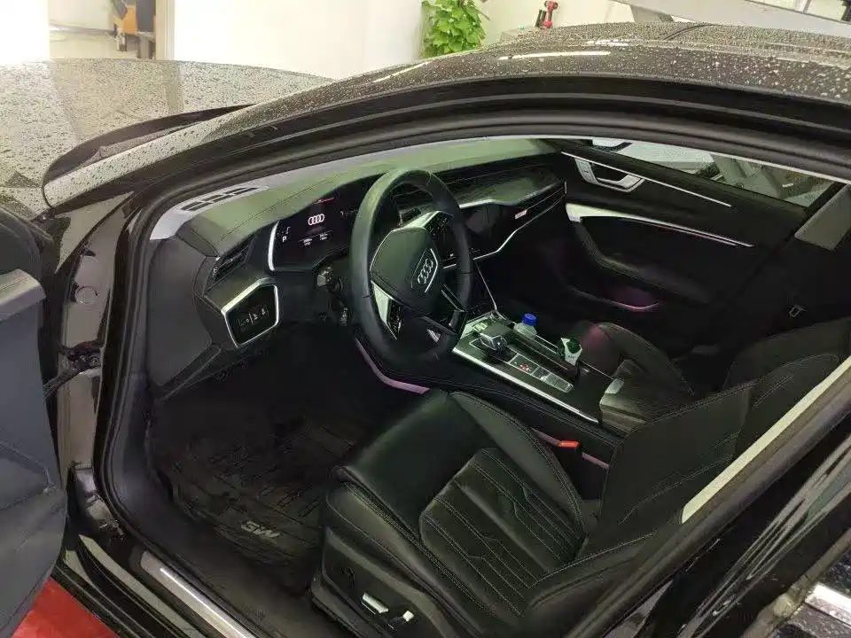 Фото 3 - Audi A6L