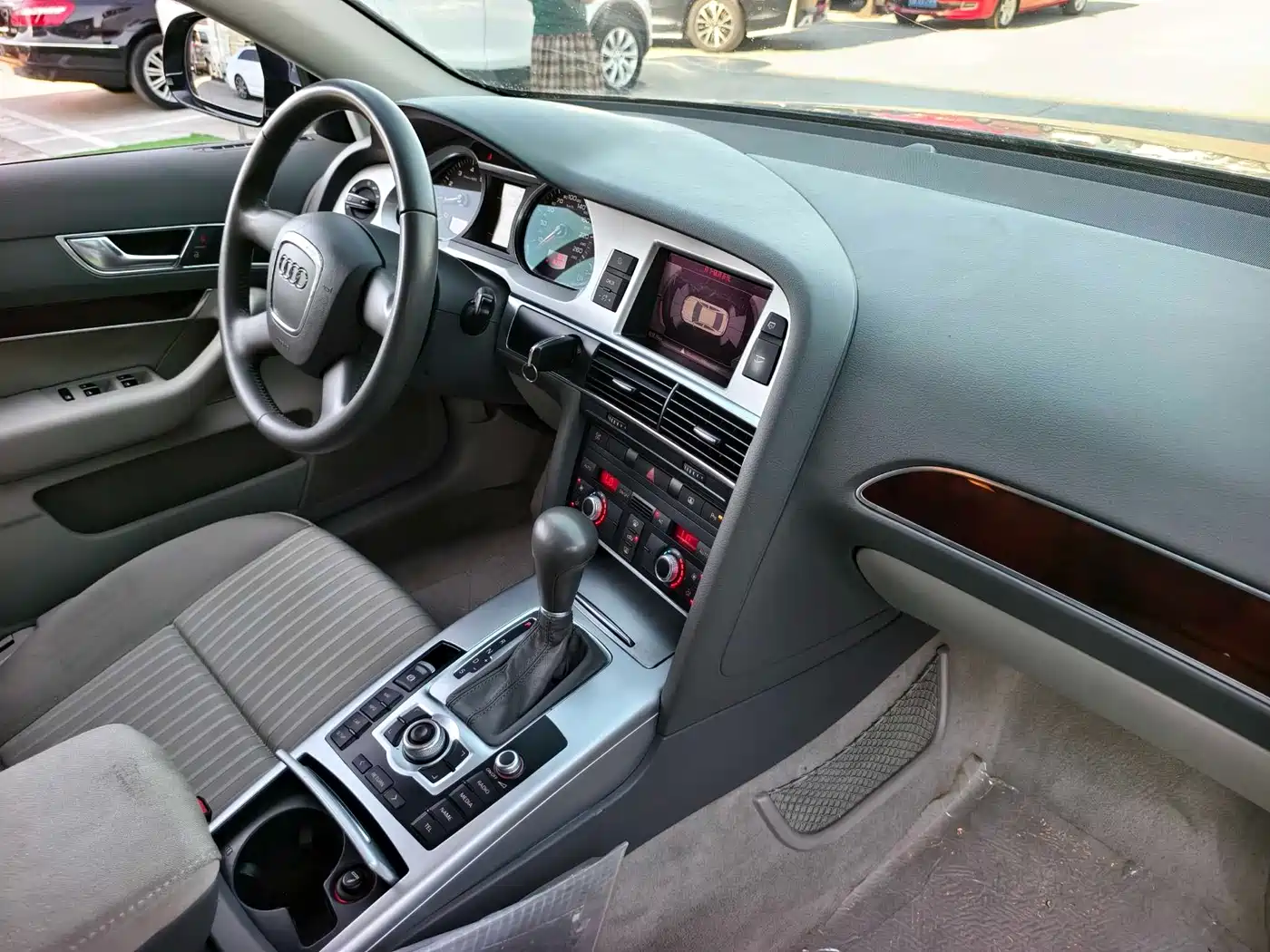 Audi A6L 2011 2.0 TFSI Automatic Comfort фото 18