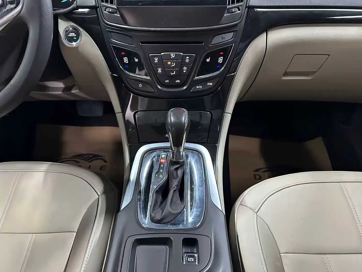 Buick Regal 2015 2.0L Elite Fashion Model фото 12