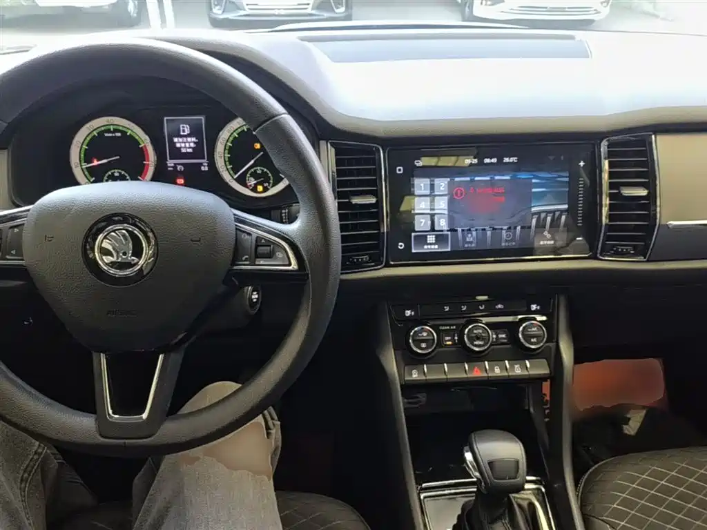 Škoda Kodiaq 2018 TSI330 5-seat FWD Comfort фото 10