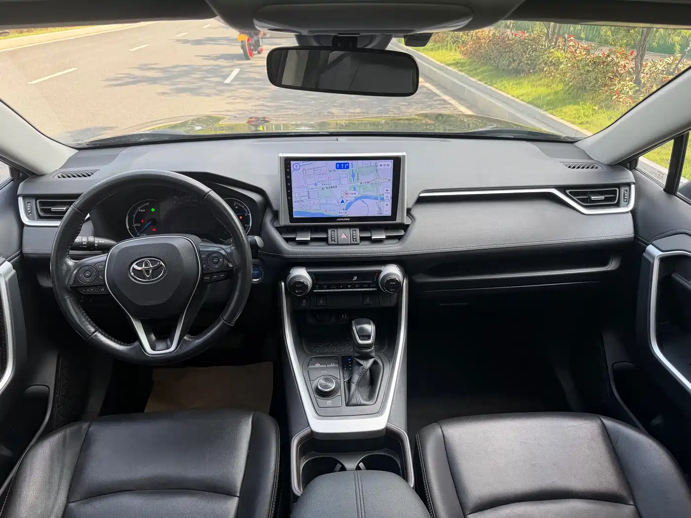 Toyota RAV4 Rongfang 2021 Hybrid 2.5L E-CVT AWD Elite PLUS Edition фото 10
