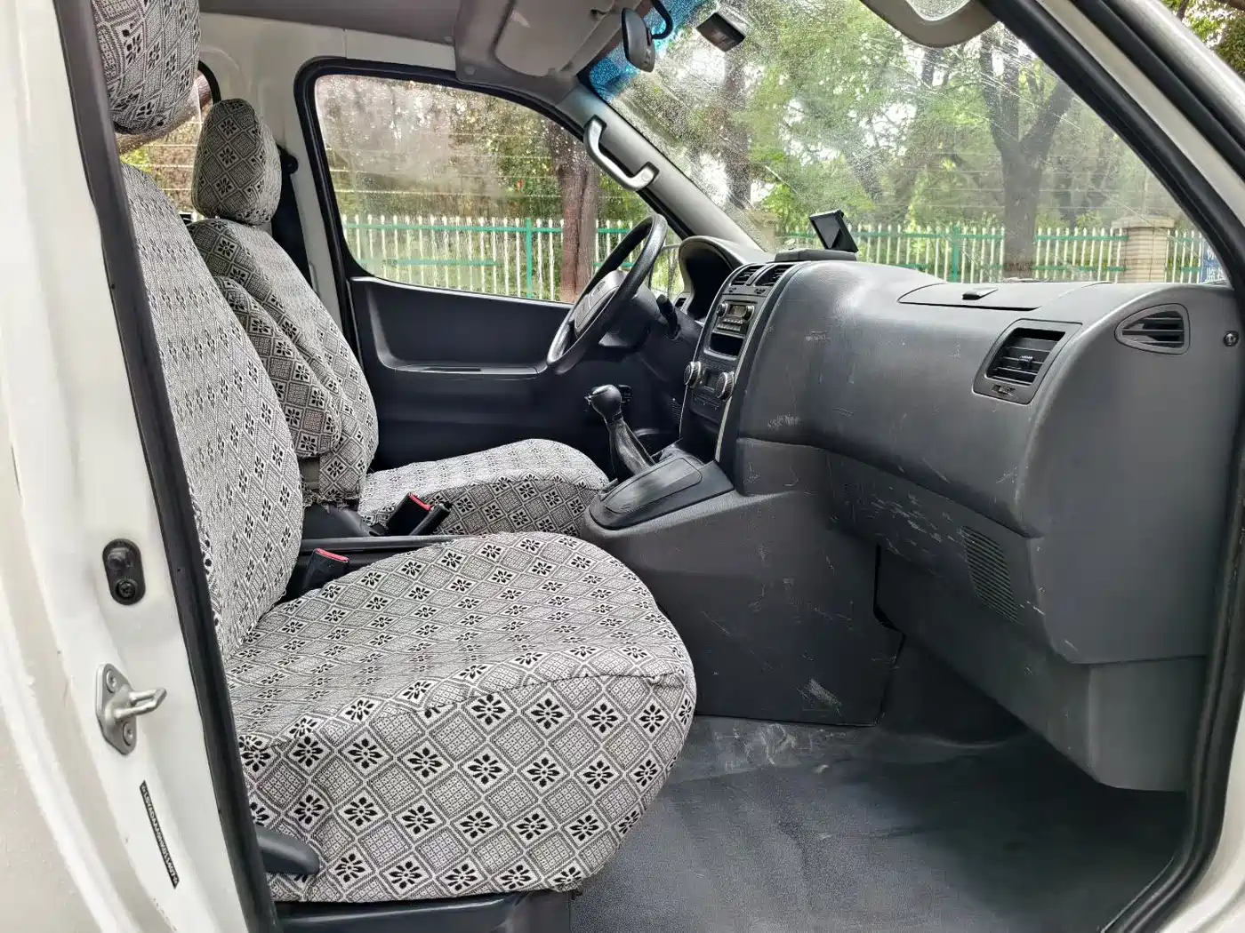 Jinbei Grace 2017 2016 2.0L Classic Standard Long Wheelbase 9-seater