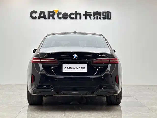 BMW 5 Series 2026 530Li Exclusive M Sport Package — фото 4
