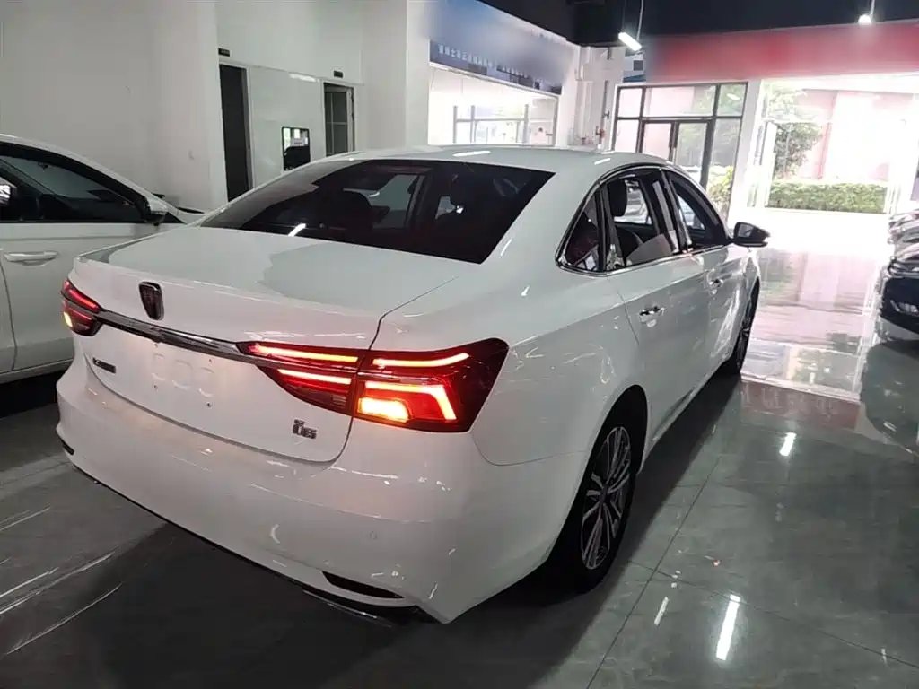 Roewe i6 2021 2020 PLUS 1.6L CVT 4G Connected Glory Flagship Edition