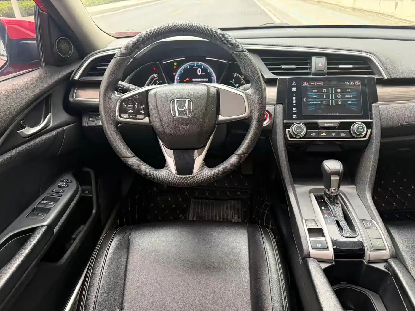 Фото 10 - Honda Civic