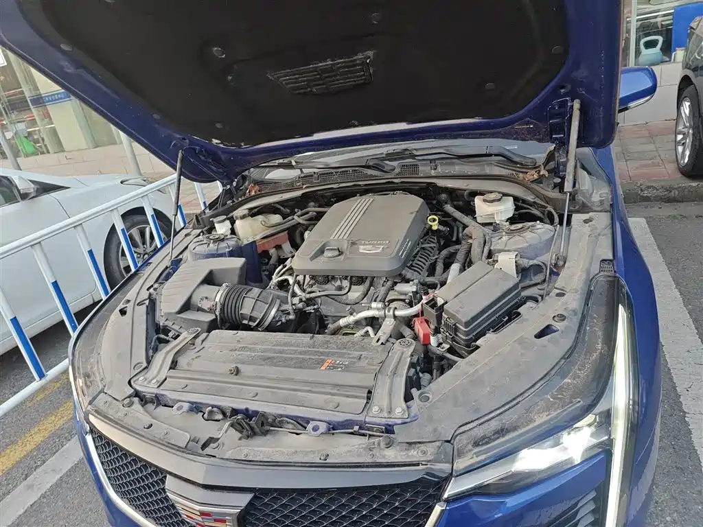 CADILLAC CT4