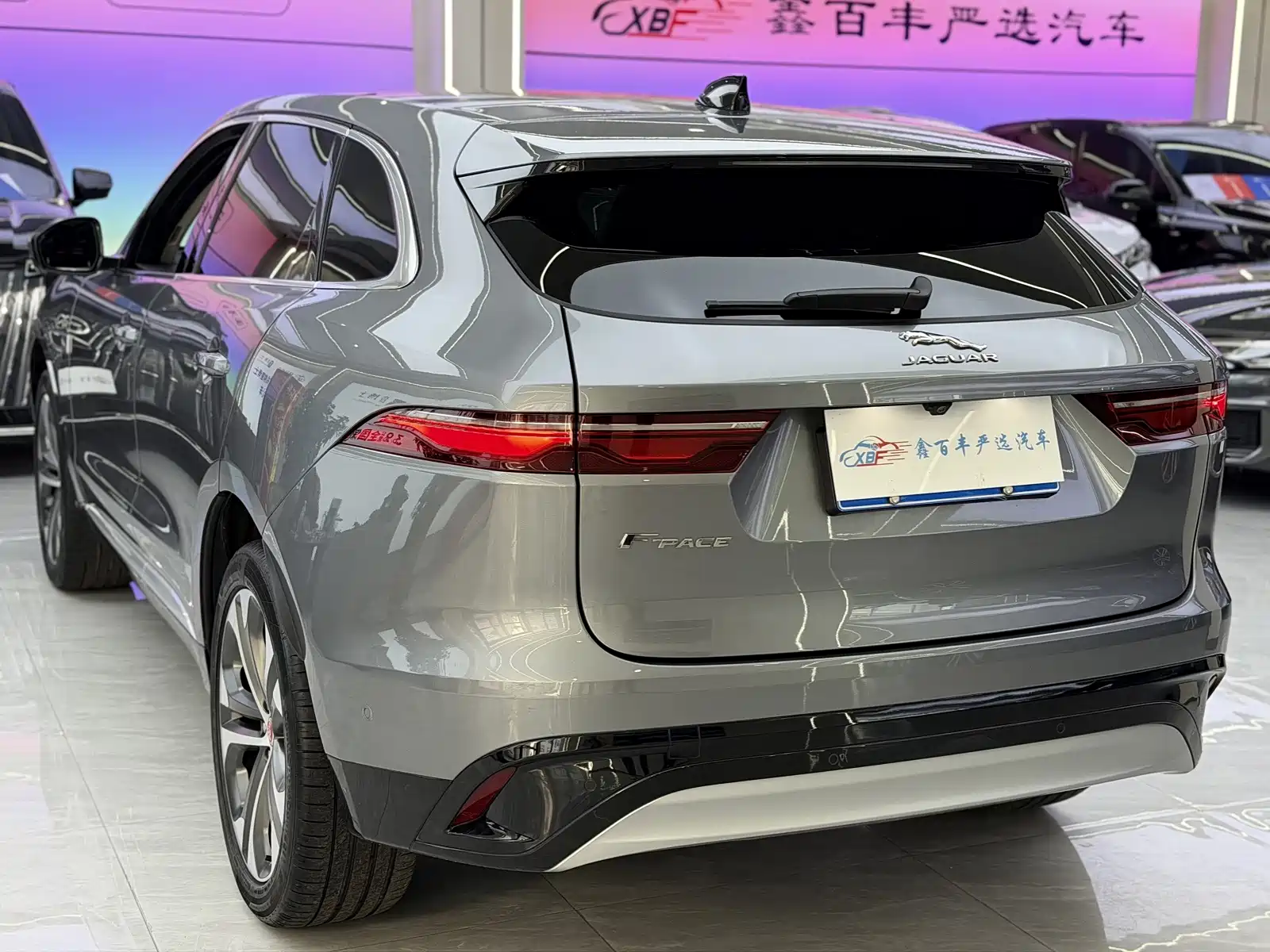 Фото 8 - Jaguar F-PACE