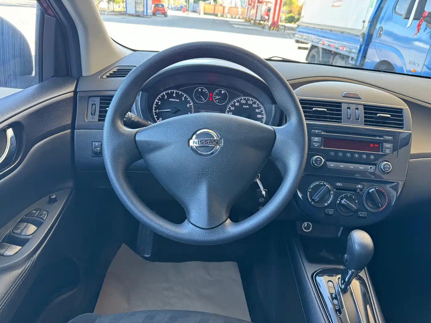 Nissan Tiida 2011 2011 1.6L CVT Comfort