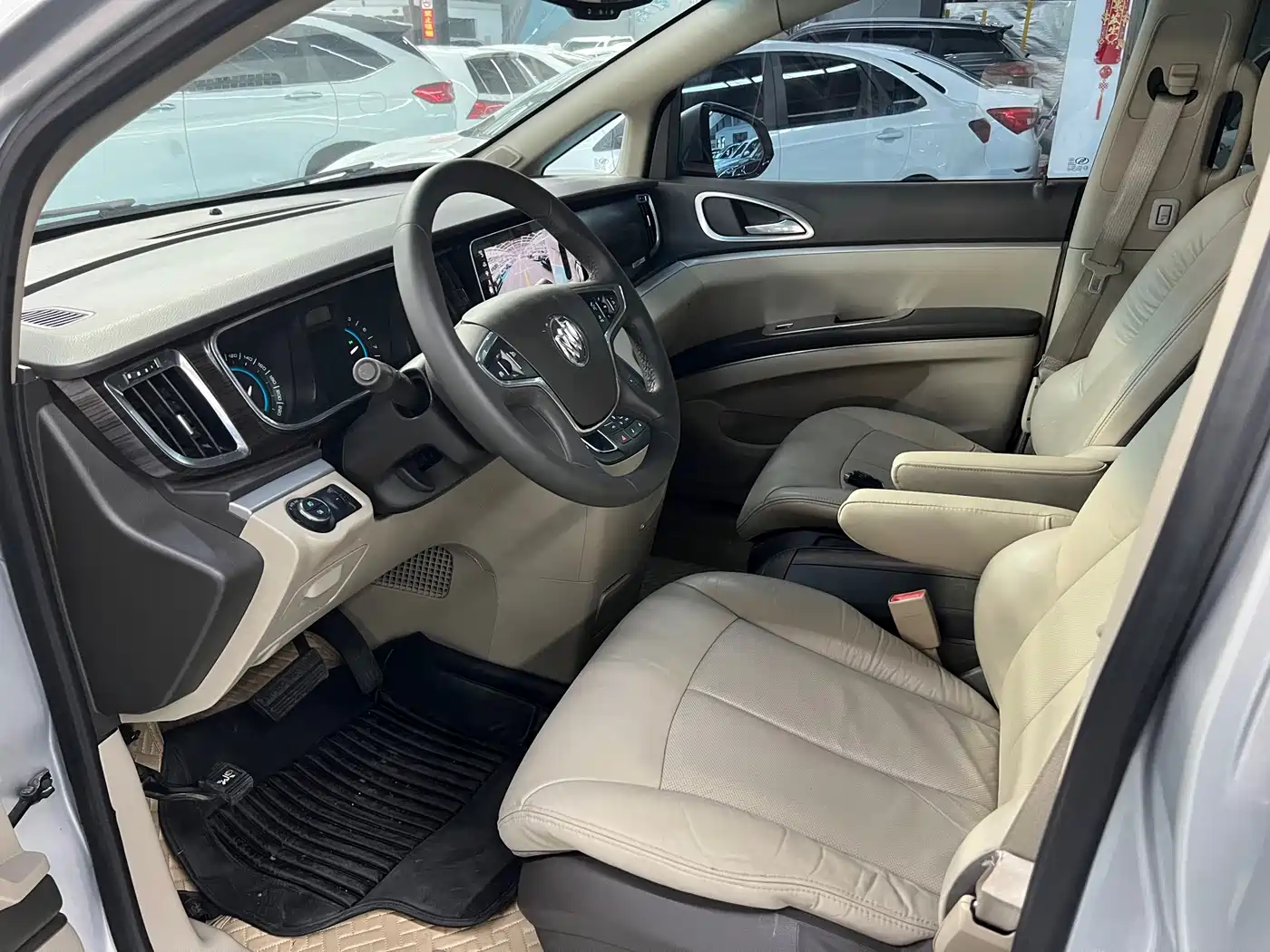 Buick GL8 2013 3.0L XT Luxury Business Flagship Edition фото 6