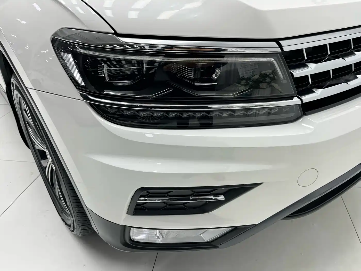 Volkswagen Tiguan L 2017 380TSI Automatic 4WD Luxury Edition фото 10