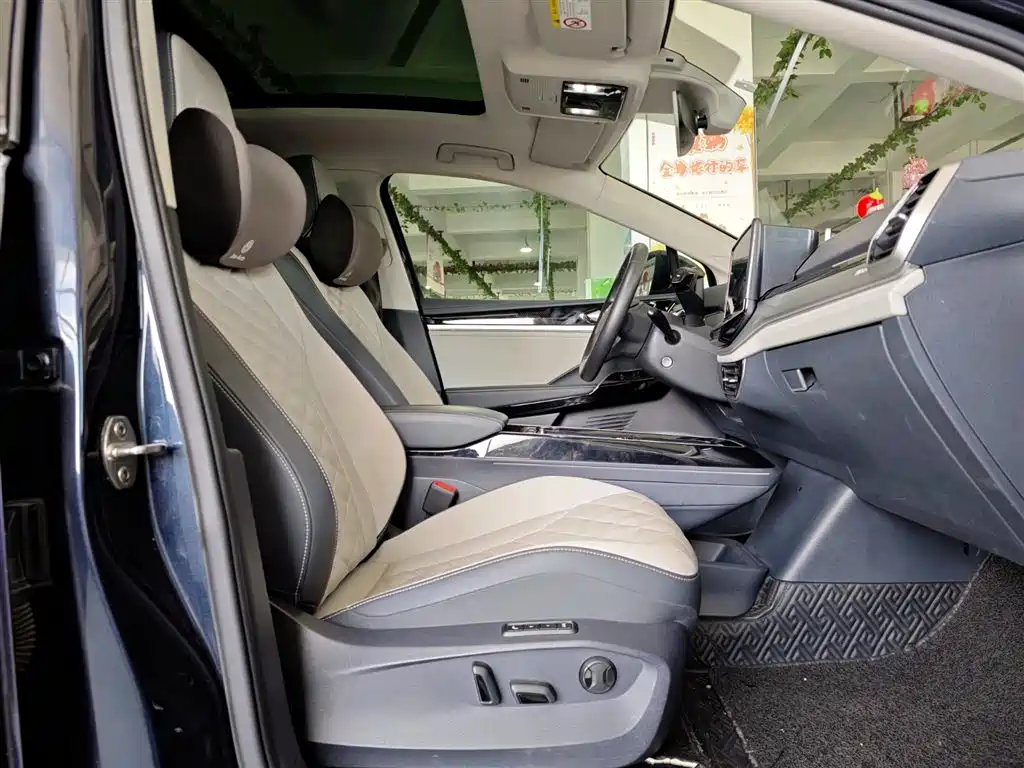 Volkswagen ID.6 CROZZ 2021 Long Range PRO Version фото 26