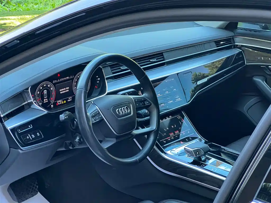 Audi A8 2019 A8L 50 TFSI quattro Comfort фото 6