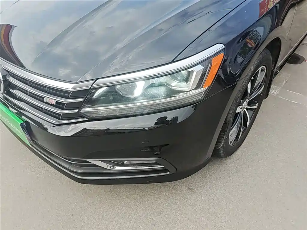 Volkswagen Passat 2017 330TSI DSG Prestige фото 24