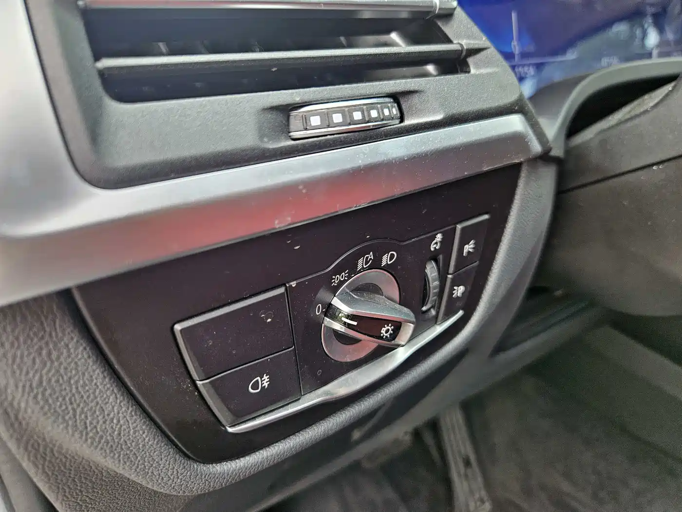 BMW iX3 2022 Innovation Leader фото 22