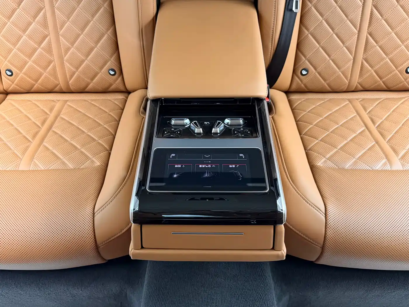 Audi A8 2024 Model A8L 50 TFSI quattro Premium Selection фото 22