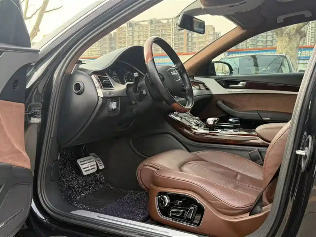 Audi A8 2012 A8L 45 TFSI quattro Luxury фото 5