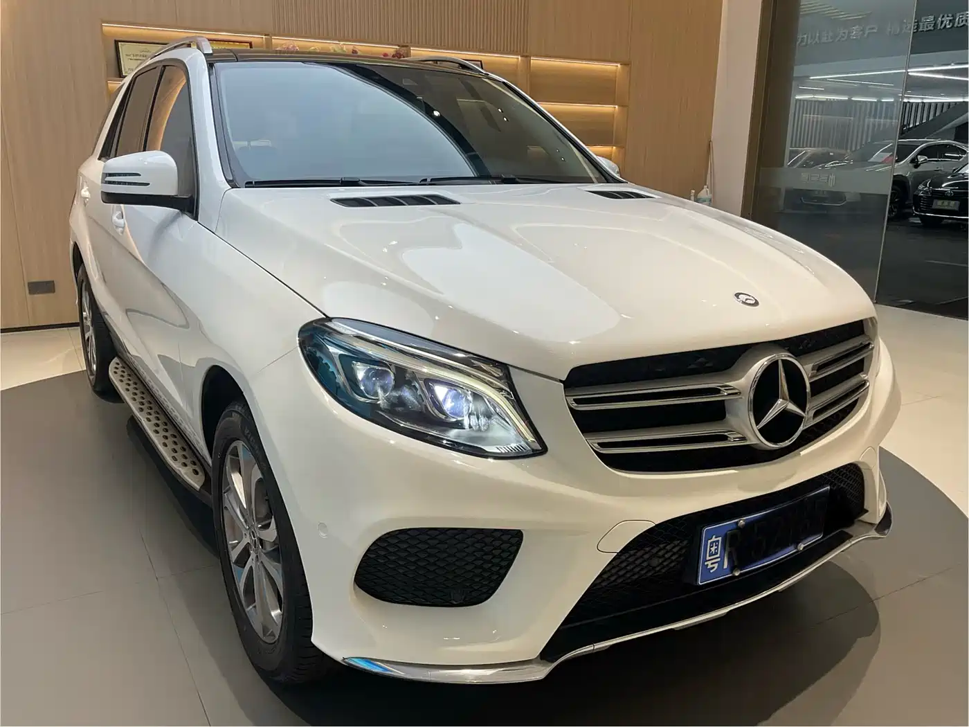 Mercedes-Benz GLE 2017 GLE 320 4MATIC Luxury фото 3