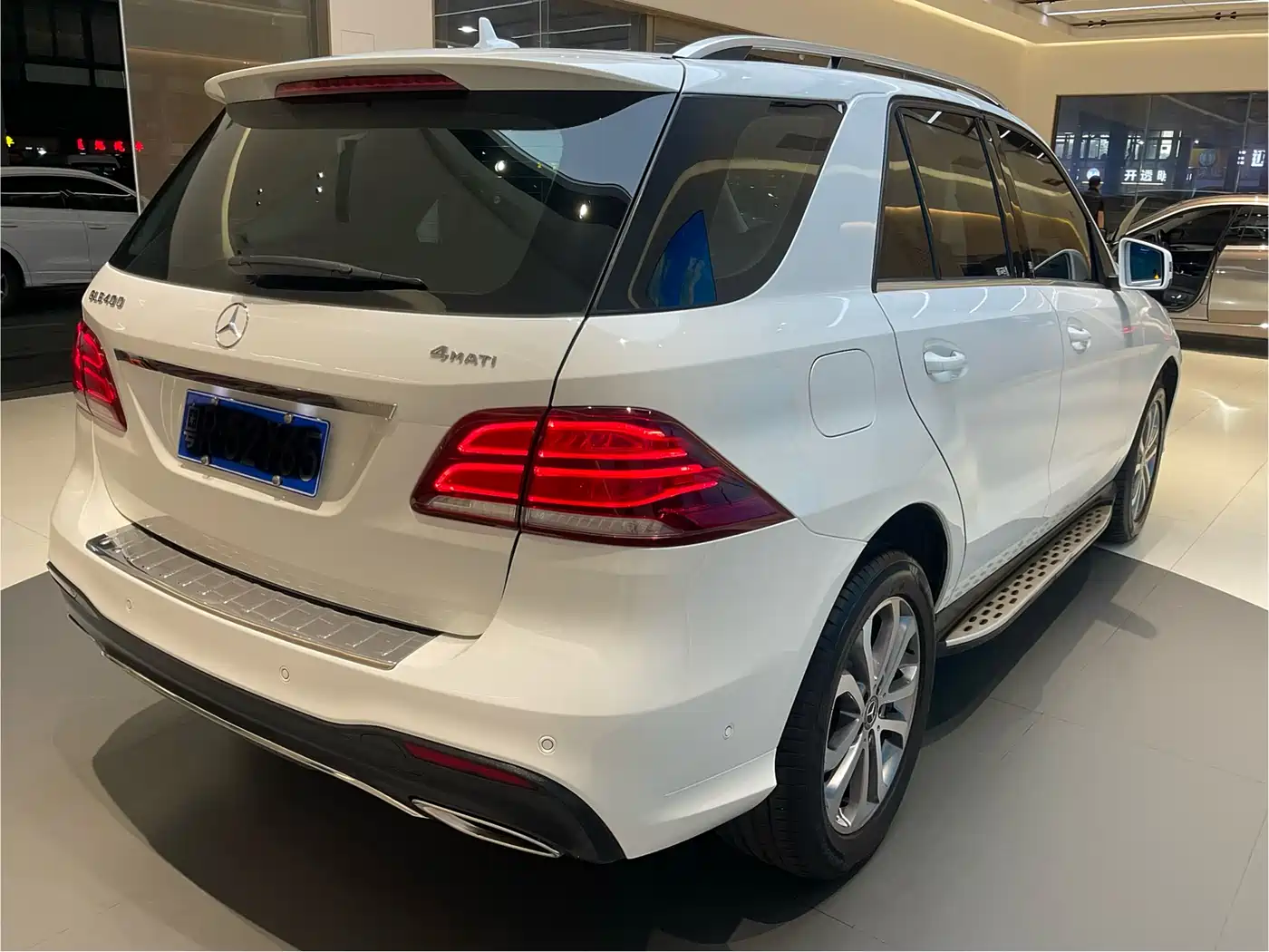 Mercedes-Benz GLE 2017 GLE 320 4MATIC Luxury фото 7