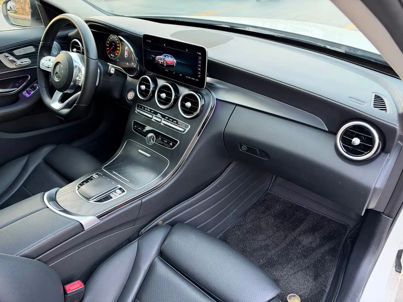 Photo 15 - Mercedes-Benz C-Class