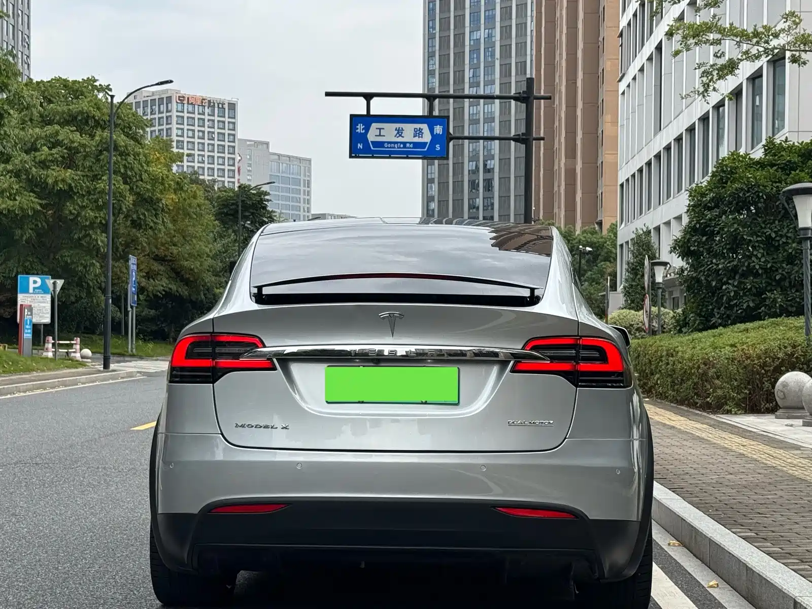 Фото 16 - Tesla Model X