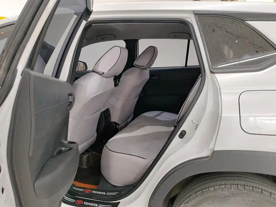 Toyota Corolla Cross 2024 Model 2.0L Pioneer Edition фото 11