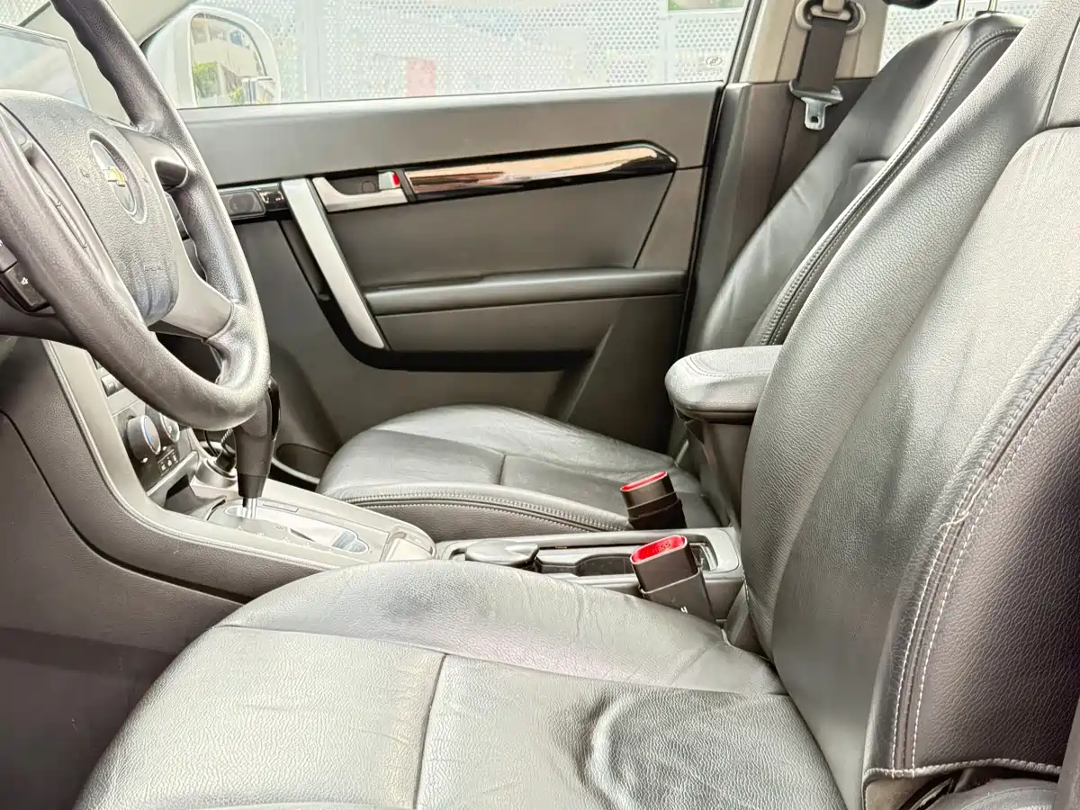 Chevrolet Captiva 2012 2.4L 4WD Flagship Edition 7-Seater фото 10