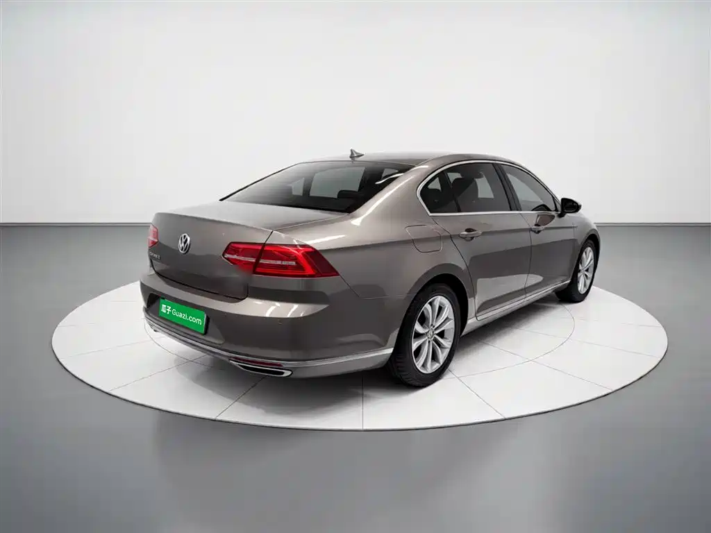 Volkswagen Magotan 2017 330TSI DSG Luxury фото 7