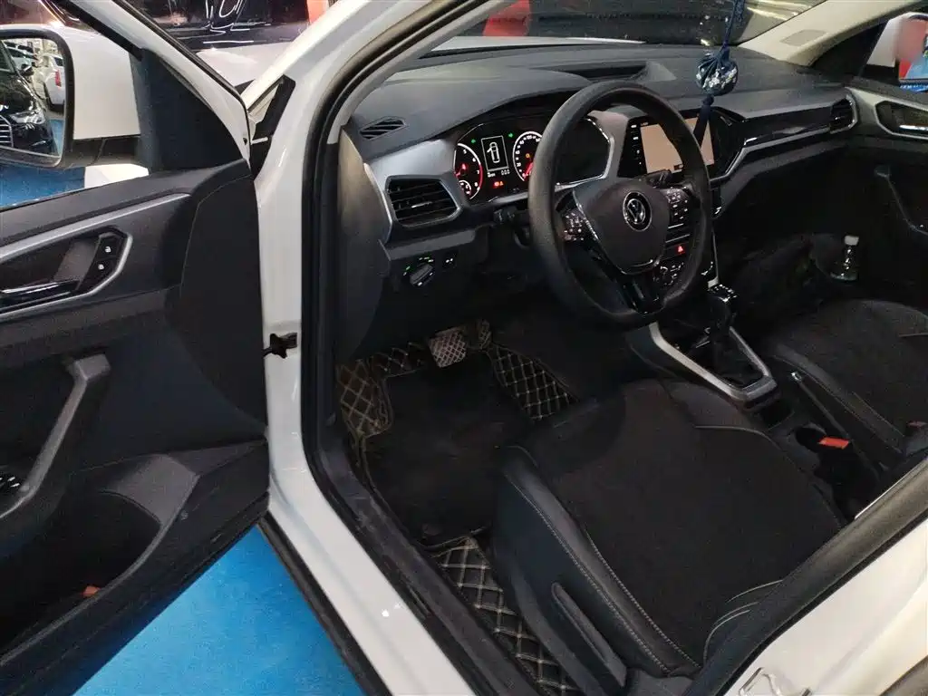 Volkswagen T-Cross 2021 1.5L Auto Comfort Edition фото 12