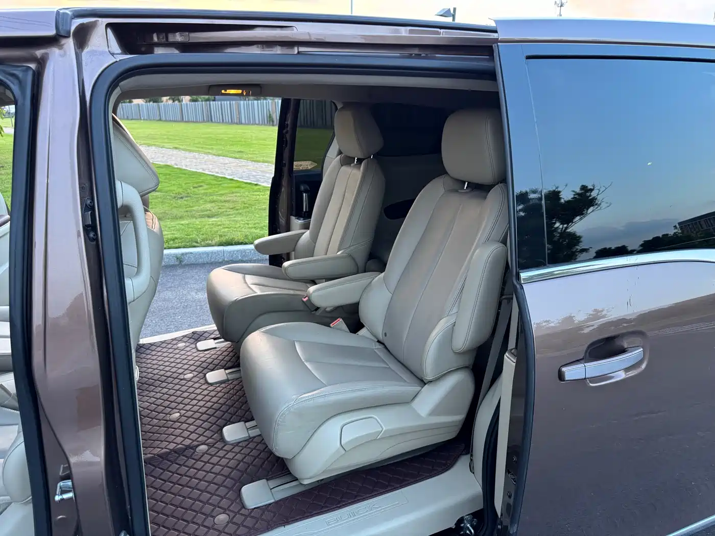 Buick GL8 2018 28T Luxury Model China VI фото 18