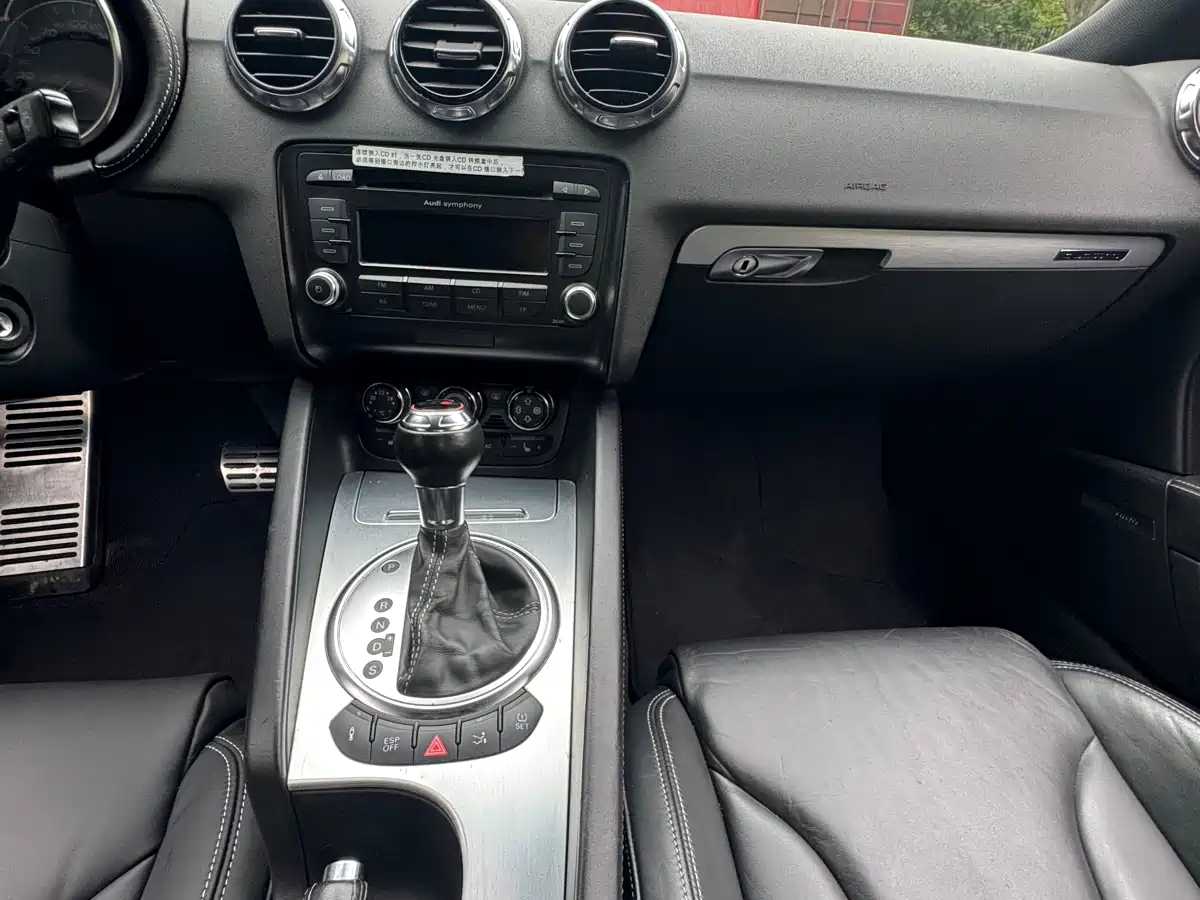 Audi TTS 2008 Model TTS Coupe 2.0TFSI quattro фото 25