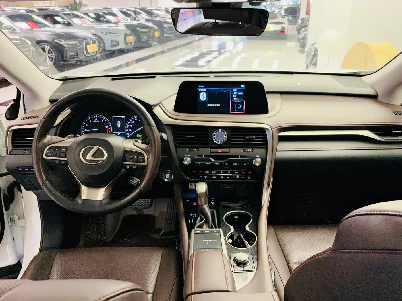 Lexus RX 2020 Facelift 300 AWD Elegance Edition фото 8