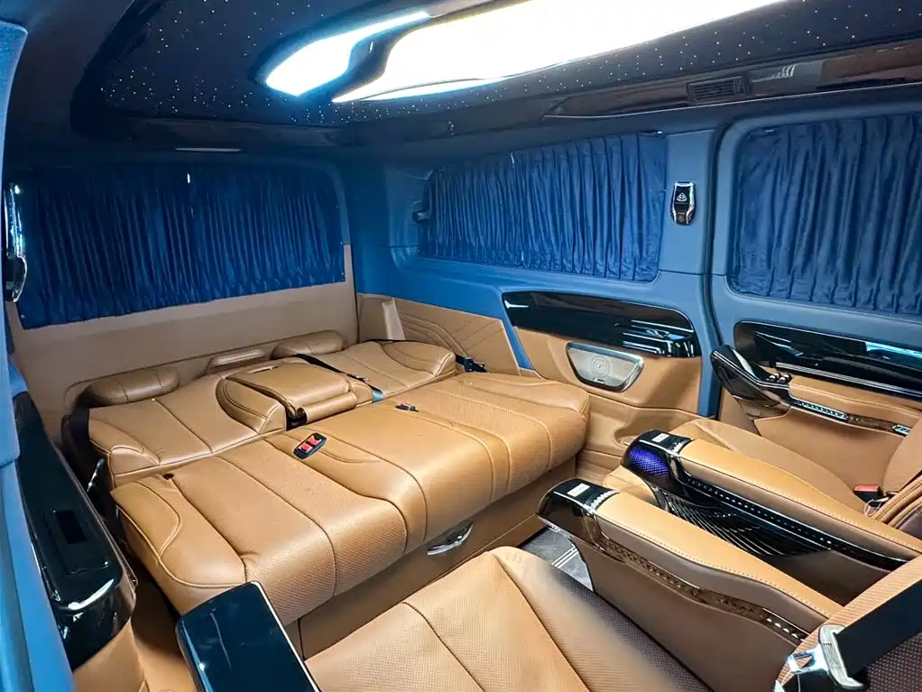 Mercedes-Benz Vito 2024 2.0T Business 7-Seater фото 21