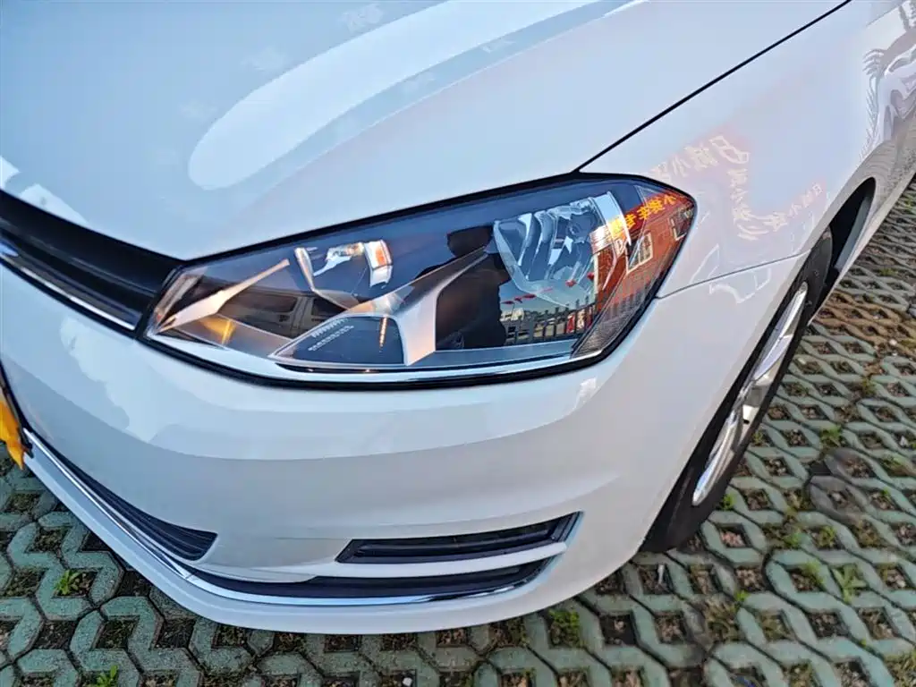 Volkswagen Golf 2016 1.6L Automatic Fashion фото 24