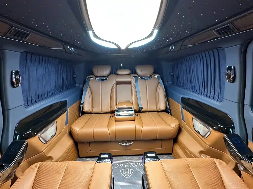 Mercedes-Benz Vito 2024 2.0T Business 7-Seater фото 25