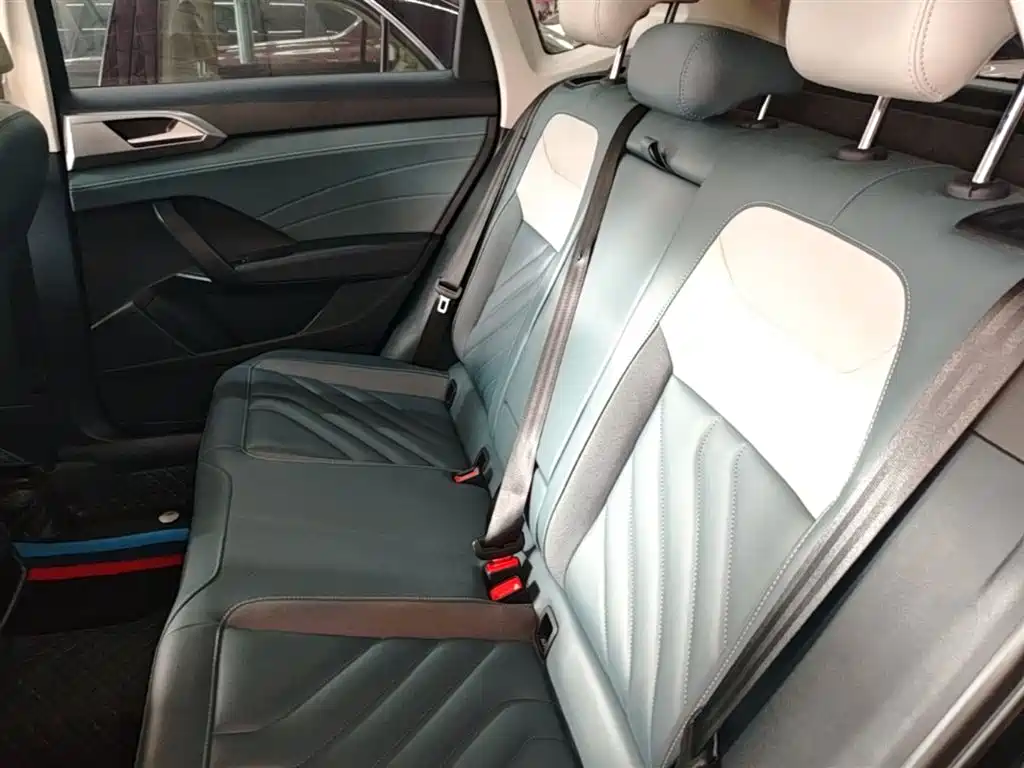Volkswagen Tharu 2023 300TSI 2WD Bright Moon Edition фото 17