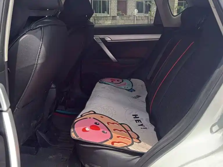 Фото 6 - Geely Coolray