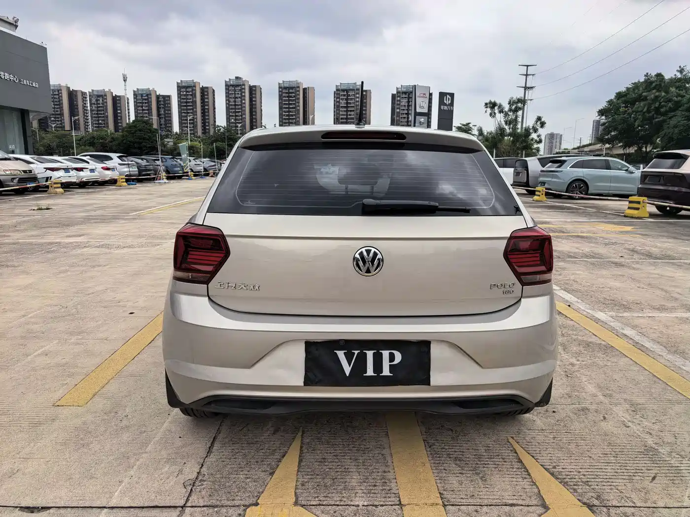Volkswagen Polo 2019 Plus 1.5L Automatic Panorama Enjoyment Edition фото 9