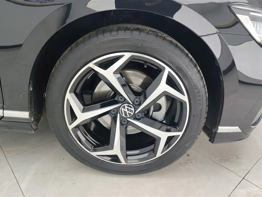 Volkswagen Magotan 2023 2 Million Units Anniversary Edition 330TSI DSG Leading Type фото 6