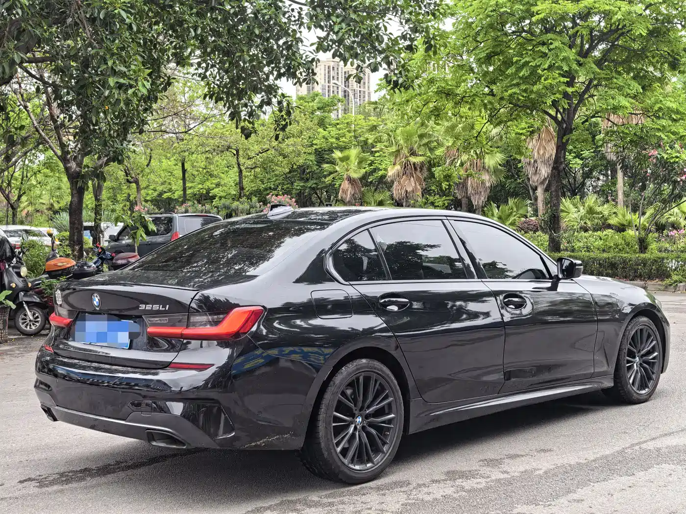 BMW 3 Series 2020 325Li M Sport Black Night Package фото 4