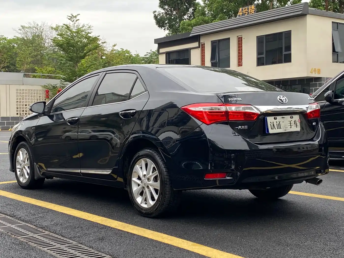 Toyota Corolla 2014 1.8L CVT GLX-i фото 6