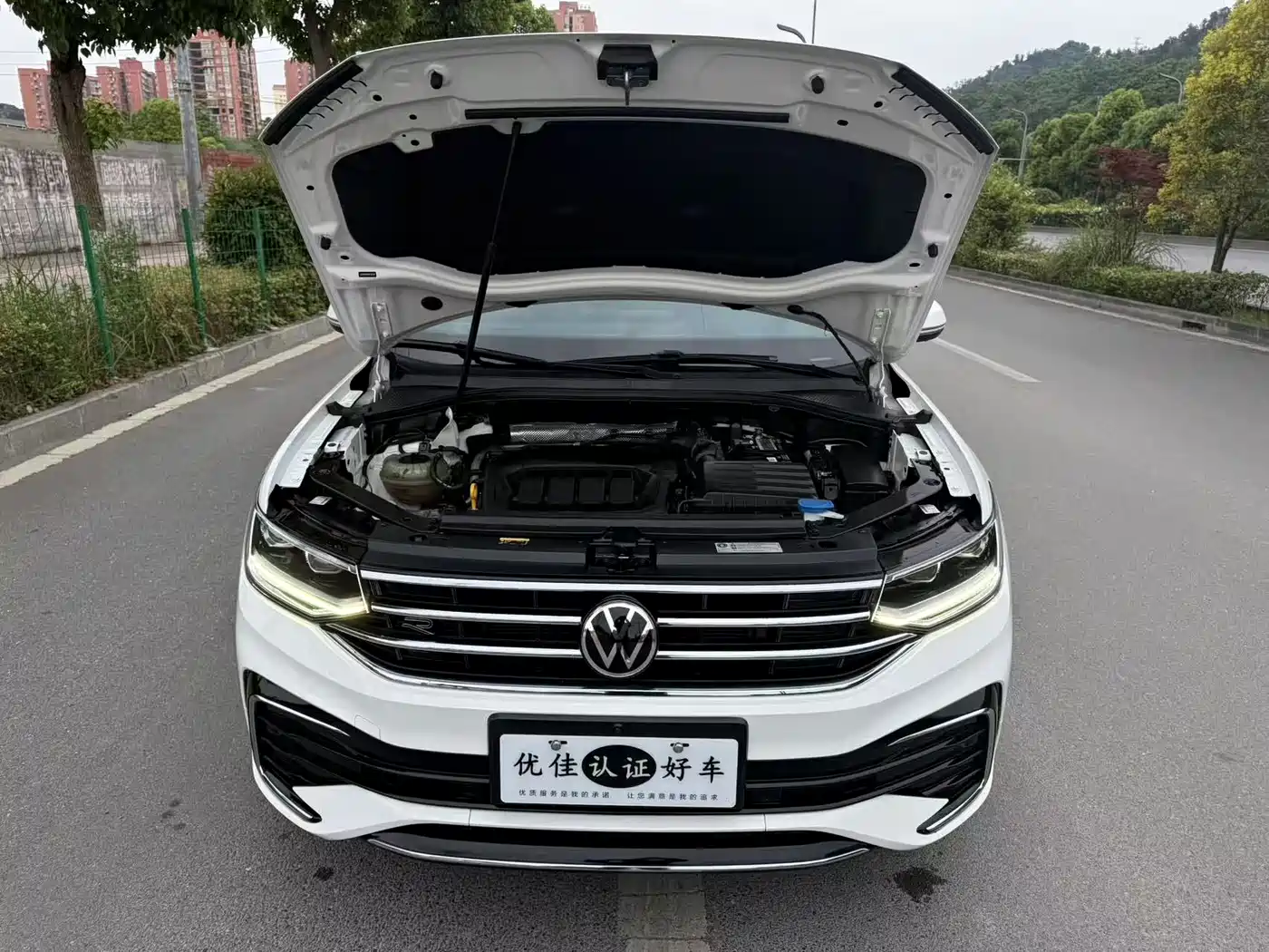 Volkswagen Tiguan L 2022 330TSI Auto 2WD R-Line Premium Edition фото 8